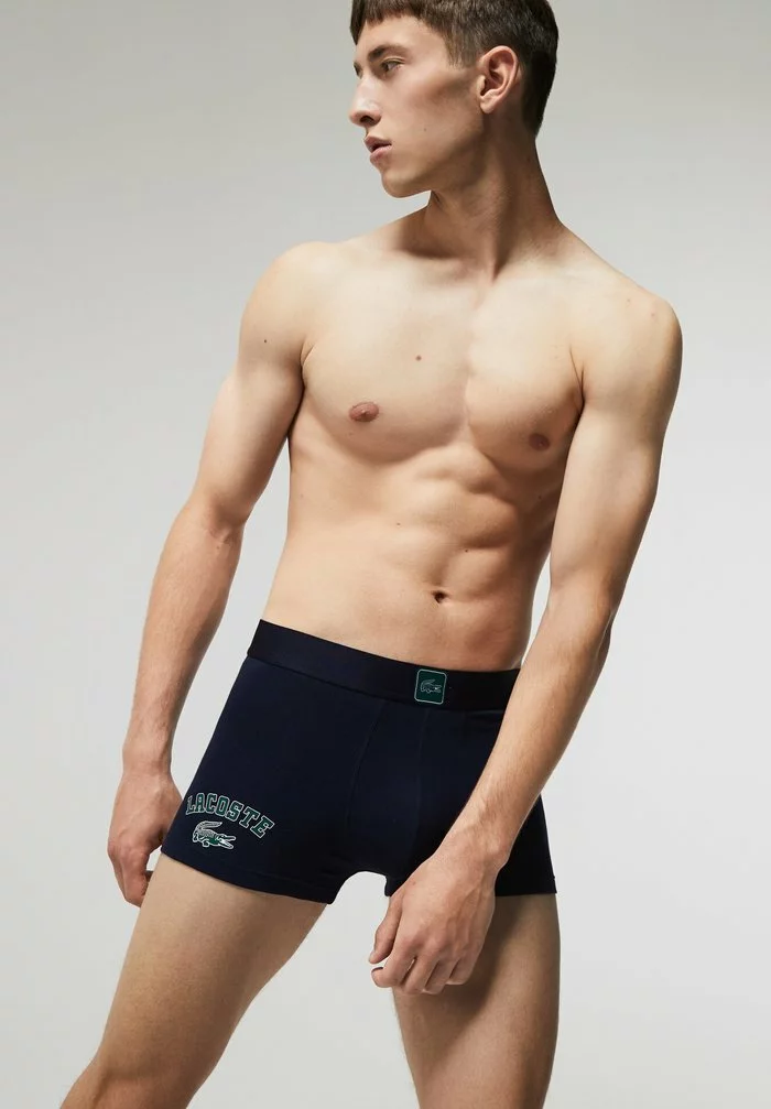 Lacoste Shorty - Marine / Swing / Argent Chine 1 Lacoste Shorty - Marine / Swing / Argent Chine