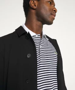 Lacoste Polo - White/navy Blue 10 Lacoste Polo - White/navy Blue -Lacoste Soldes Magasin 0589c3d77a7f481fb579ba96af8575bc