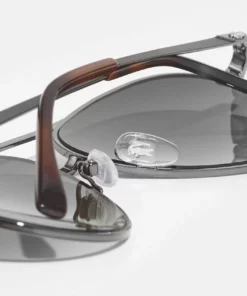 Lacoste UNISEX - Lunettes De Soleil - Grey 7 Lacoste UNISEX - Lunettes De Soleil - Grey -Lacoste Soldes Magasin 07b05caec4b8439e9c17c5848d6c6655