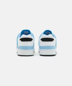 Lacoste EXCLUSIVE COURT CAGE - Baskets Basses - White/light Blue -Lacoste Soldes Magasin 0e1a6ca8463848e69b79812b42dbd293