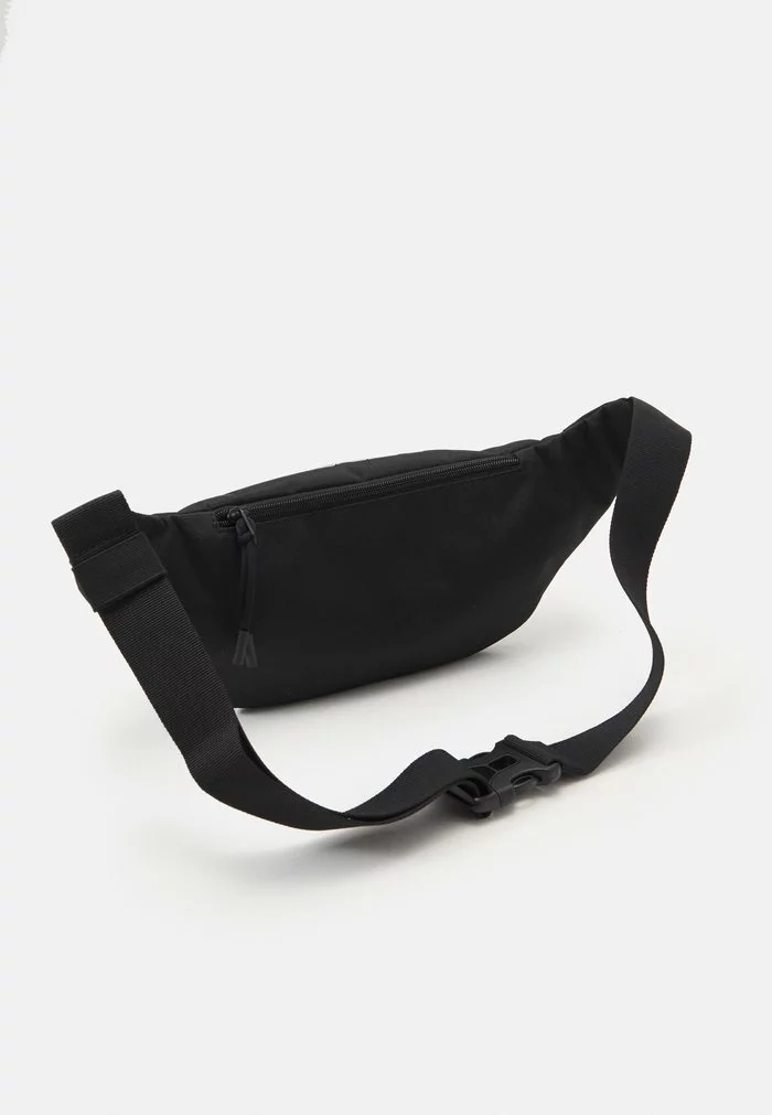 Lacoste UNISEX EXCLUSIVE - Sac Banane - Noir Blanc 4 Lacoste UNISEX EXCLUSIVE - Sac Banane - Noir Blanc – Image 4