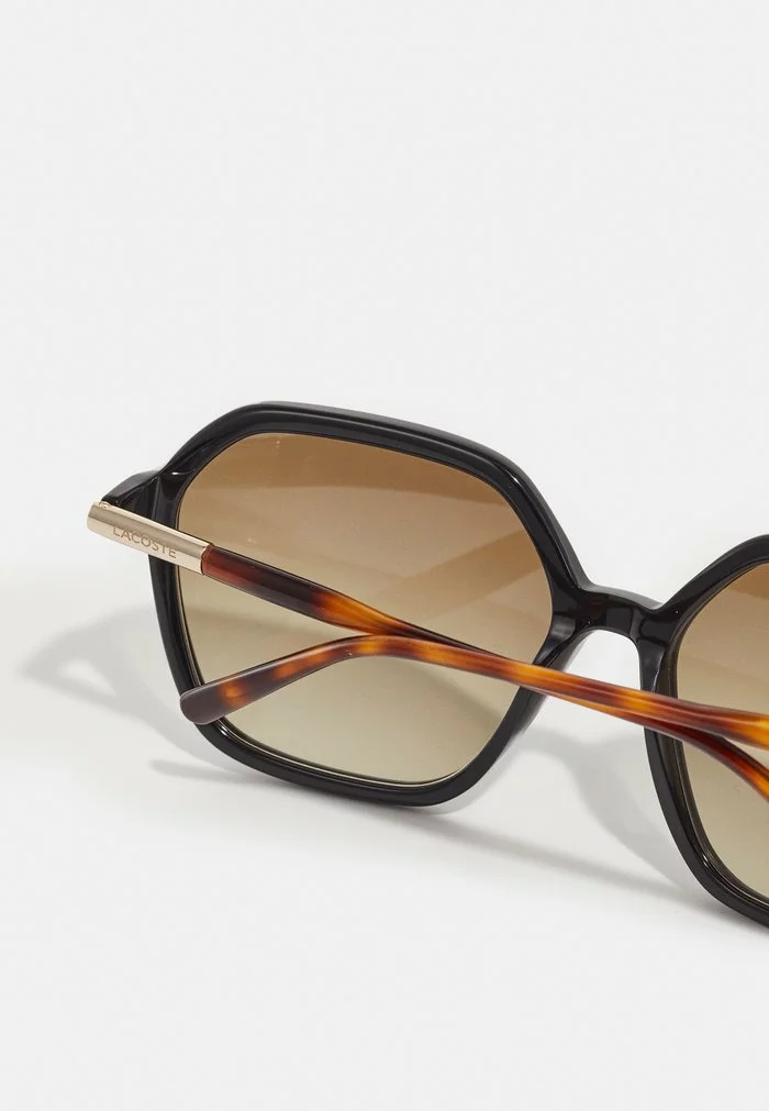 Lacoste Lunettes De Soleil - Black 3 Lacoste Lunettes De Soleil - Black – Image 3