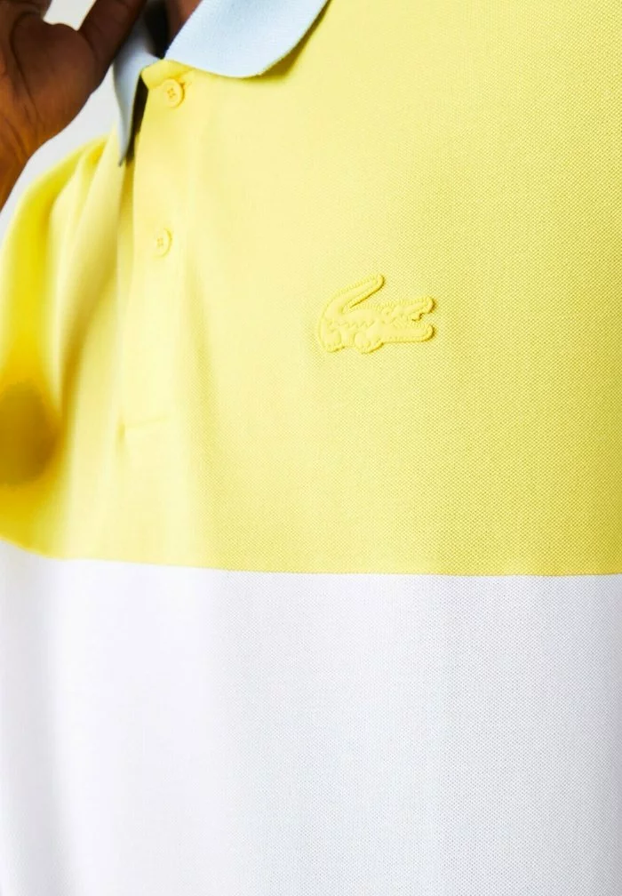 Lacoste Polo - Blanc / Jaune / Bleu Clair 4 Lacoste Polo - Blanc / Jaune / Bleu Clair – Image 4