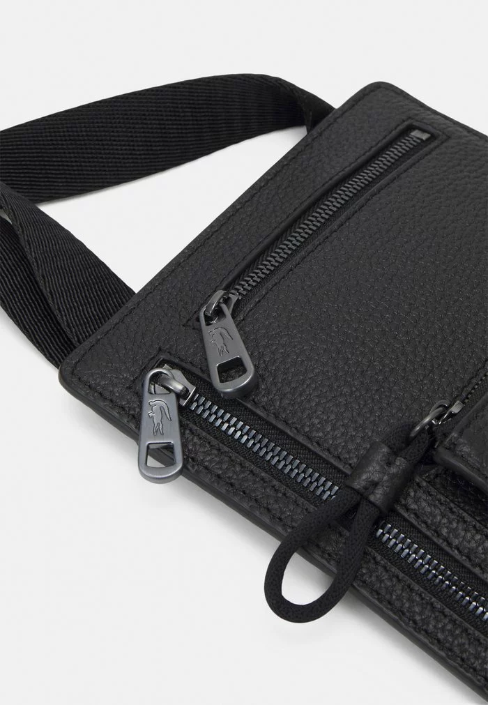 Lacoste SOFT MATE - Sac Bandoulière - Black 4 Lacoste SOFT MATE - Sac Bandoulière - Black – Image 4