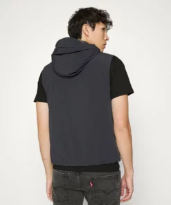 Lacoste Veste Sans Manches - Black -Lacoste Soldes Magasin 1a00ddcc0d1747478563cbbad80ed701