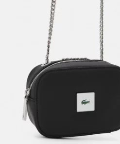 Lacoste Sac Bandoulière - Noir 8 Lacoste Sac Bandoulière - Noir -Lacoste Soldes Magasin 1bb22e9f417c4bb98b9a8bc730b8698e
