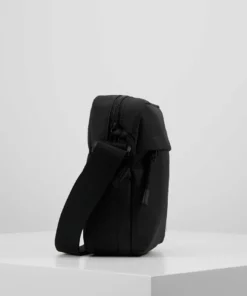 Lacoste NEOCROC - Sac Bandoulière - Black -Lacoste Soldes Magasin 1cbc9da1c32345fe88907ca0fc8c30a0