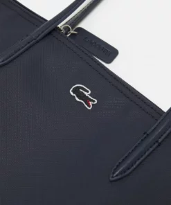 Lacoste Cabas - Calli Typo Eclipse Genet 11 Lacoste Cabas - Calli Typo Eclipse Genet -Lacoste Soldes Magasin 1d07981b6ba546a0bb3d393149caff1c