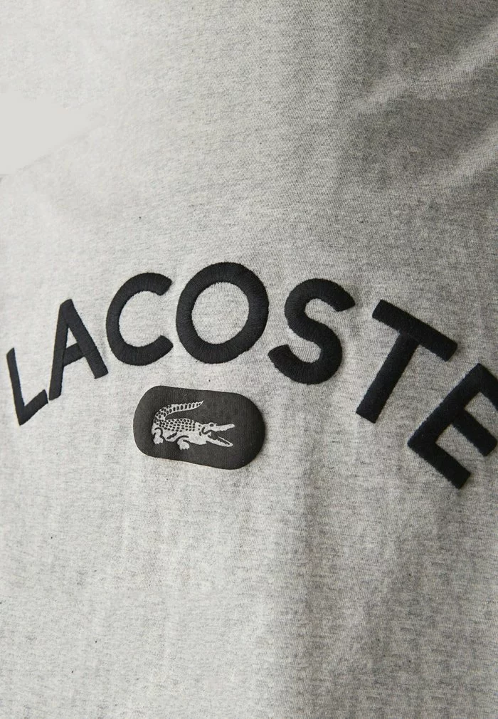 Lacoste T-shirt Imprimé - Gris Chine 6 Lacoste T-shirt Imprimé - Gris Chine – Image 6