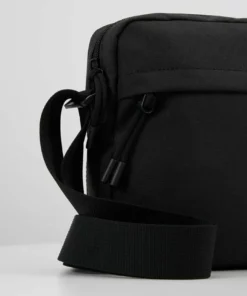 Lacoste NEOCROC - Sac Bandoulière - Black -Lacoste Soldes Magasin 208f924d7b8c4254b55e04e0c34eeb61