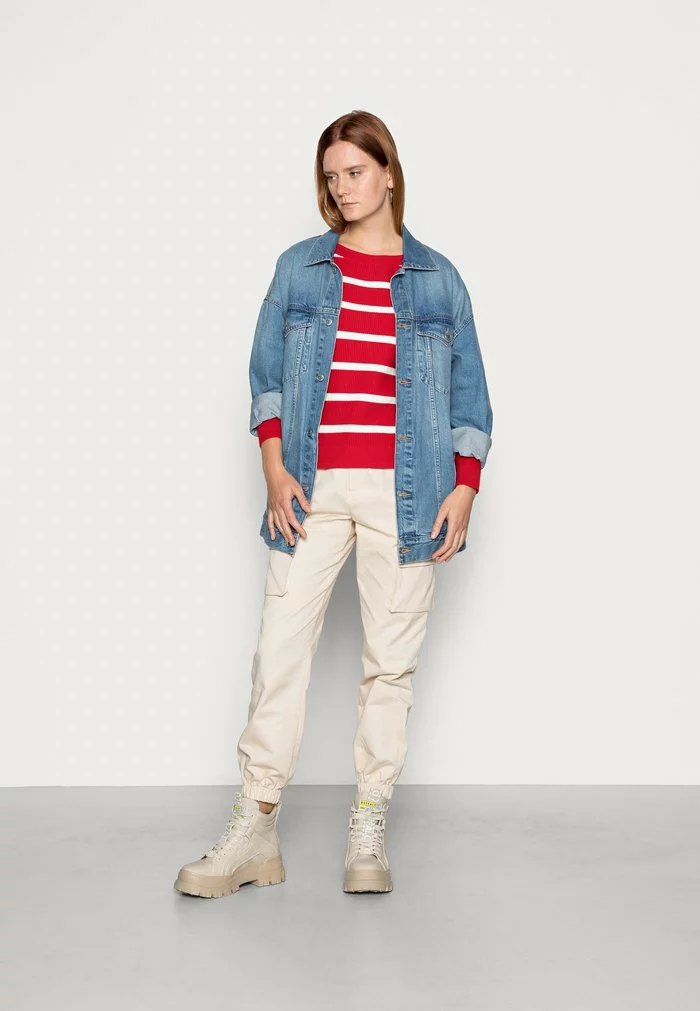 Lacoste Pullover - Red 2 Lacoste Pullover - Red – Image 2