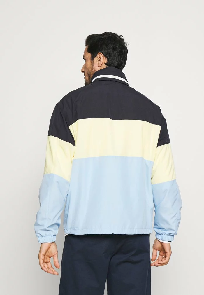 Lacoste BH8063 - Veste Mi-saison - Navy Blue/yellow 3 Lacoste BH8063 - Veste Mi-saison - Navy Blue/yellow – Image 3