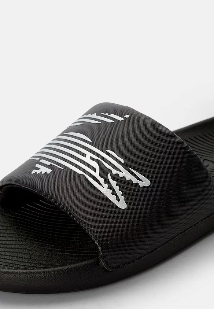 Lacoste CROCO SLIDE - Mules - Blk/slv 6 Lacoste CROCO SLIDE - Mules - Blk/slv – Image 6