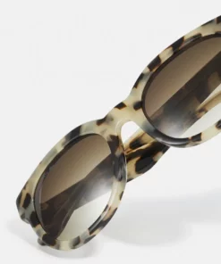 Lacoste Lunettes De Soleil - Havana 11 Lacoste Lunettes De Soleil - Havana -Lacoste Soldes Magasin 35b8a7da0b6c44d29f413971f25160de