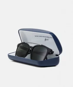 Lacoste Lunettes De Soleil - Matte Black -Lacoste Soldes Magasin 382d77d9b1f24ae08f1f6142ff5878b4