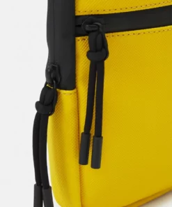 Lacoste UNISEX - Sac Bandoulière - Genet Noir 8 Lacoste UNISEX - Sac Bandoulière - Genet Noir -Lacoste Soldes Magasin 3a5f442eea50446e8838d14dad201d27