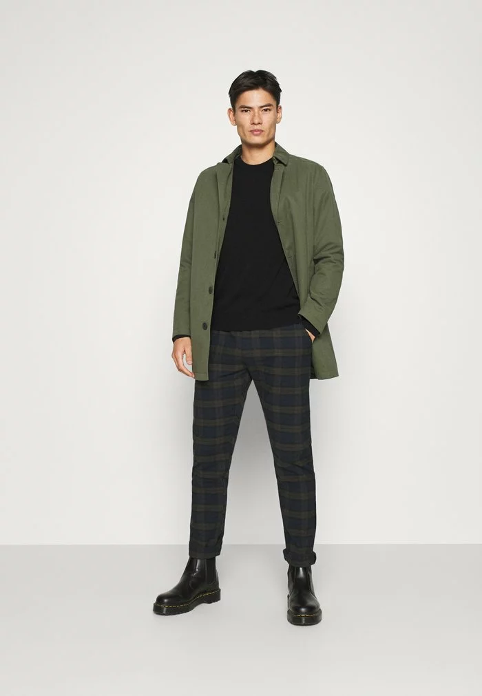 Lacoste Pullover - Black 2 Lacoste Pullover - Black – Image 2