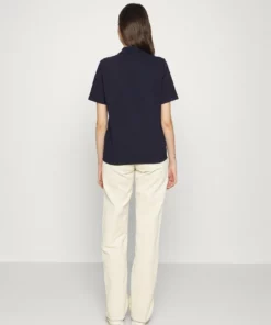 Lacoste Polo - Dark Blue 8 Lacoste Polo - Dark Blue -Lacoste Soldes Magasin 3fd84bfe75b94443b4147fca658b521c