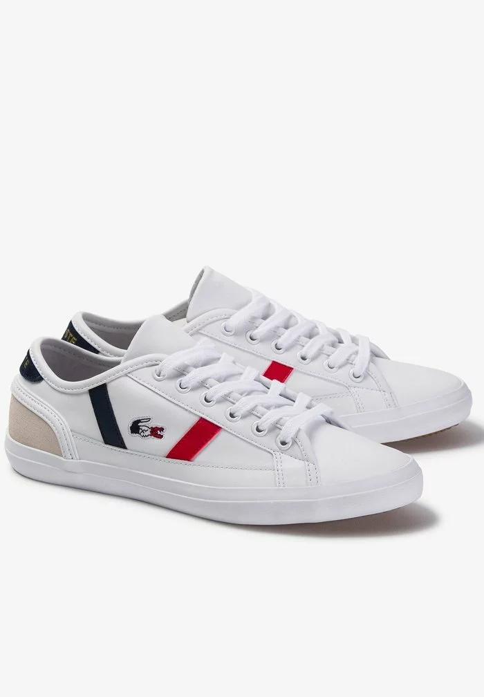 Lacoste Baskets Basses - Wht/nvy/red 3 Lacoste Baskets Basses - Wht/nvy/red – Image 3