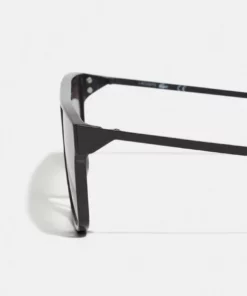 Lacoste UNISEX - Lunettes De Soleil - Onyx 7 Lacoste UNISEX - Lunettes De Soleil - Onyx -Lacoste Soldes Magasin 478fe0bd0aa34e7eba0e70bea1f0cc3c