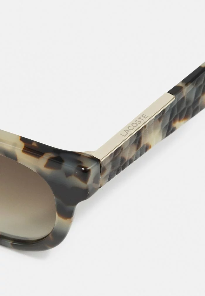 Lacoste Lunettes De Soleil - Havana 3 Lacoste Lunettes De Soleil - Havana – Image 3