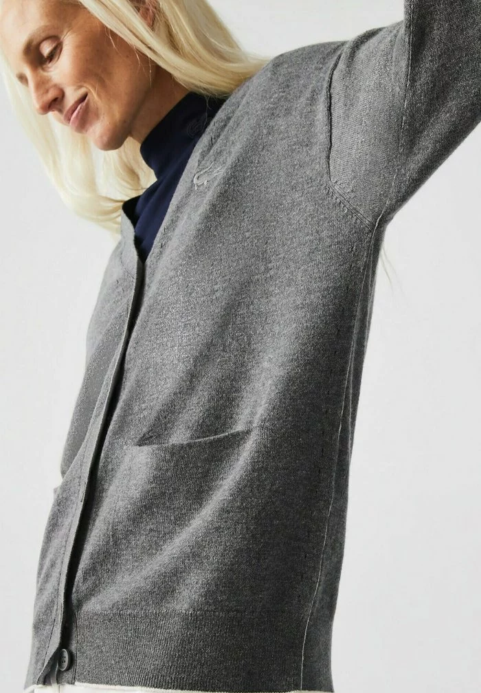 Lacoste Gilet - Gris Chine 3 Lacoste Gilet - Gris Chine – Image 3