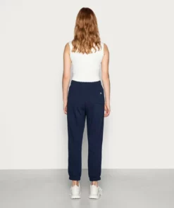 Lacoste Pantalon De Survêtement - Marine/farine 7 Lacoste Pantalon De Survêtement - Marine/farine -Lacoste Soldes Magasin 51d8079e6ab6470a8ebe29c3e3fb56db