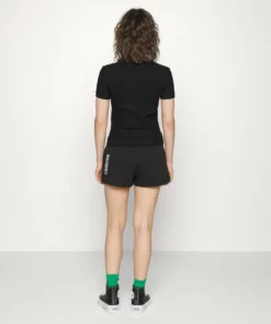 Lacoste EXCLUSIVE - T-shirt Basique - Black -Lacoste Soldes Magasin 5626bcfa5670451b87732a78bb2c4f0b