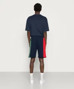 Lacoste UNISEX - Short - Navy Blue/red Green 7 Lacoste UNISEX - Short - Navy Blue/red Green -Lacoste Soldes Magasin 5c659e8f48ca4a508266c93b974c4727