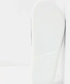 Lacoste CROCO SLIDE - Sandales De Bain - White/navy/red -Lacoste Soldes Magasin 5cc3447dd90a43849276c81c20e01a7f