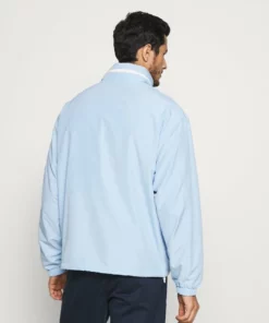 Lacoste Veste Légère - Light Blue 9 Lacoste Veste Légère - Light Blue -Lacoste Soldes Magasin 615eaef96453442b9c82ebcd0393222a