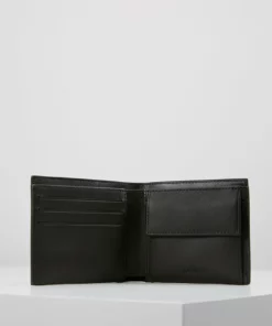 Lacoste BILLFOLD COIN - Portefeuille - Marron 12 Lacoste BILLFOLD COIN - Portefeuille - Marron -Lacoste Soldes Magasin 61c9c0d9d89d4520a67d76af241d3caa