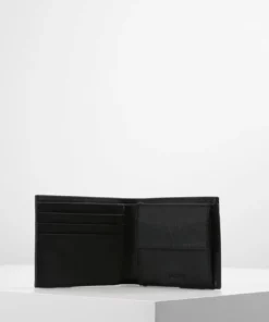 Lacoste BILLFOLD COIN - Portefeuille - Black 9 Lacoste BILLFOLD COIN - Portefeuille - Black -Lacoste Soldes Magasin 64025963fd9f4c94a23c49eaf54c95eb