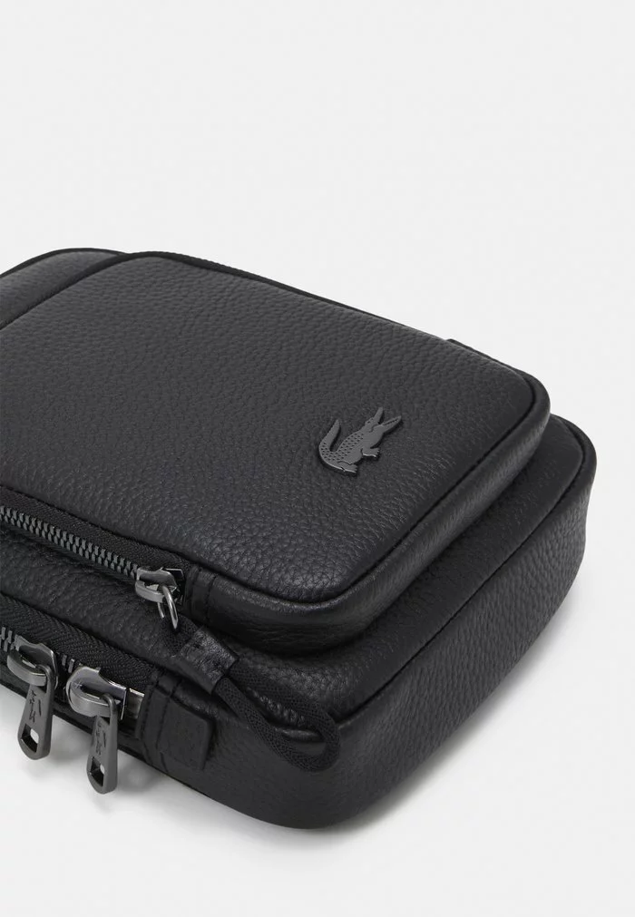 Lacoste SOFT MATE - Sac Bandoulière - Black 7 Lacoste SOFT MATE - Sac Bandoulière - Black – Image 7