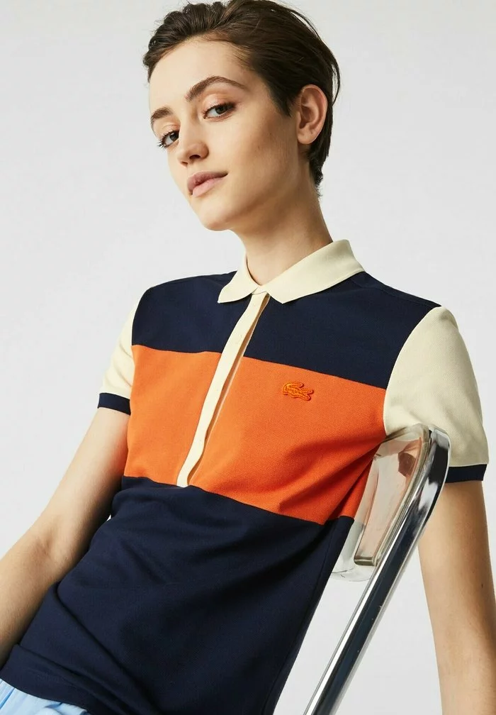 Lacoste KURZARM - Polo - Bleu Marine / Orange / Beige / Beige / Bleu Marine 4 Lacoste KURZARM - Polo - Bleu Marine / Orange / Beige / Beige / Bleu Marine – Image 4