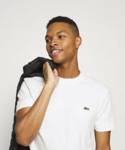 Lacoste T-shirt Basique - Flour 9 Lacoste T-shirt Basique - Flour -Lacoste Soldes Magasin 654b112ea11c43d98ce40f86487d5ac7
