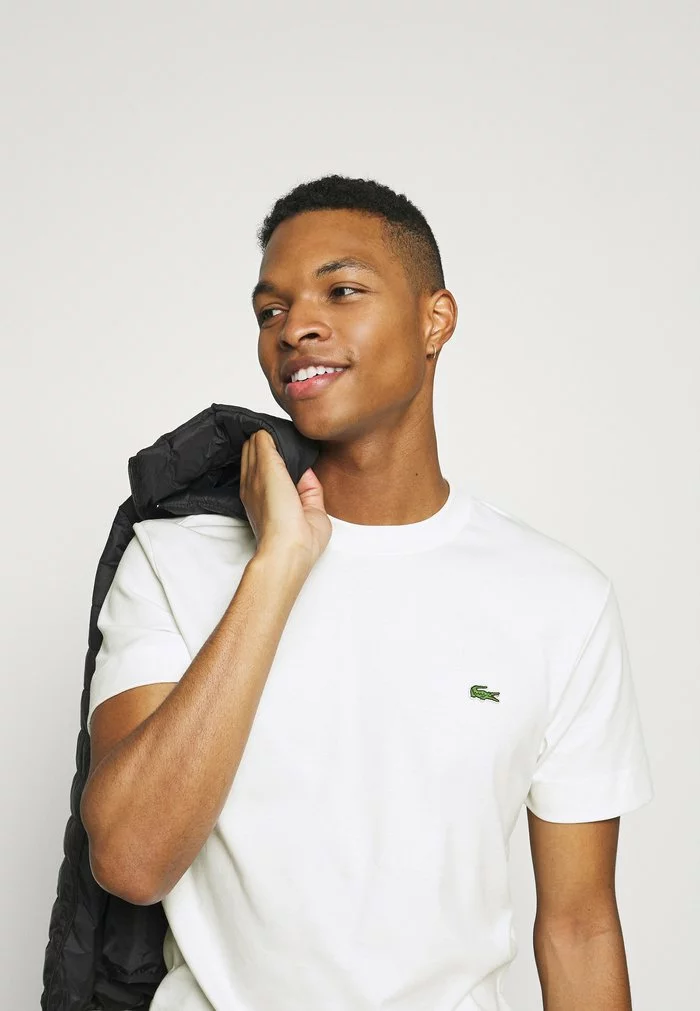 Lacoste T-shirt Basique - Flour 4 Lacoste T-shirt Basique - Flour – Image 4