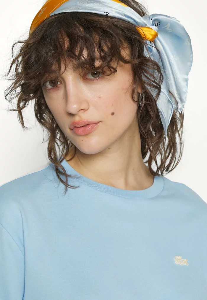 Lacoste EXCLUSIVE - T-shirt Imprimé - Light Blue 4 Lacoste EXCLUSIVE - T-shirt Imprimé - Light Blue – Image 4