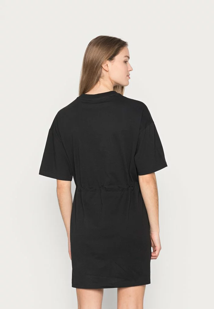 Lacoste EXCLUSIVE - Robe En Jersey - Black 3 Lacoste EXCLUSIVE - Robe En Jersey - Black – Image 3