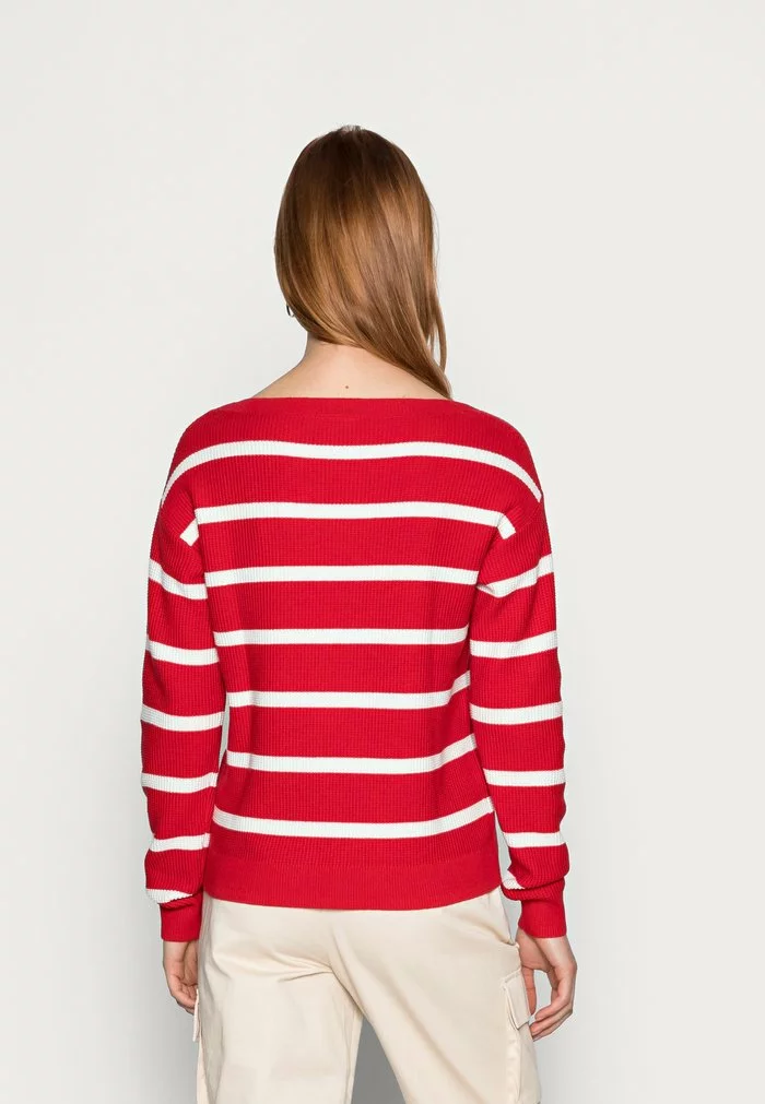 Lacoste Pullover - Red 3 Lacoste Pullover - Red – Image 3