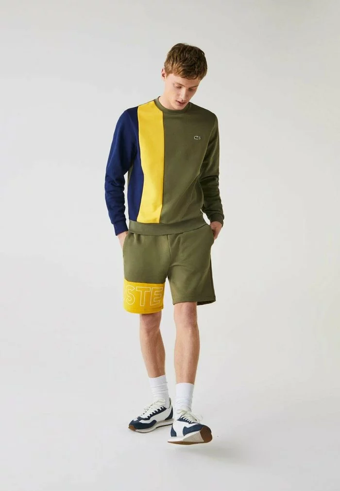 Lacoste Sweatshirt - Khaki Grün / Gelb / Blau 2 Lacoste Sweatshirt - Khaki Grün / Gelb / Blau – Image 2