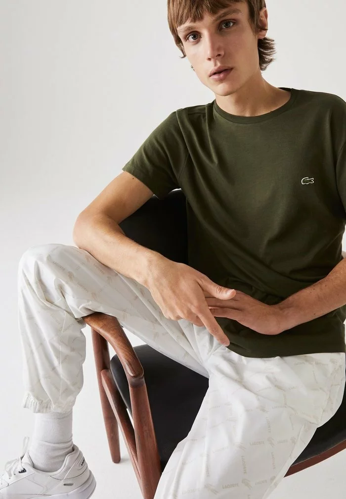 Lacoste T-shirt Basique - Vert Kaki 4 Lacoste T-shirt Basique - Vert Kaki – Image 4