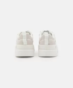 Lacoste Baskets Basses - White -Lacoste Soldes Magasin 7e4e4d98acbb4210a460ec09555c8ff1