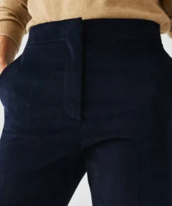 Lacoste DAMES - Pantalon Classique - Bleu Marine 8 Lacoste DAMES - Pantalon Classique - Bleu Marine -Lacoste Soldes Magasin 7f50b3dcd7704428acd281ded1ec80f0