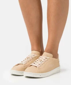 Lacoste COURT - Baskets Basses - Beige