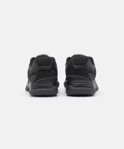 Lacoste POINT - Baskets Basses - Black 8 Lacoste POINT - Baskets Basses - Black -Lacoste Soldes Magasin 827662dcc09c4f1da8065c488eba8212