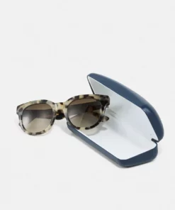 Lacoste Lunettes De Soleil - Havana 10 Lacoste Lunettes De Soleil - Havana -Lacoste Soldes Magasin 863e22540a02405382959b503eba334b