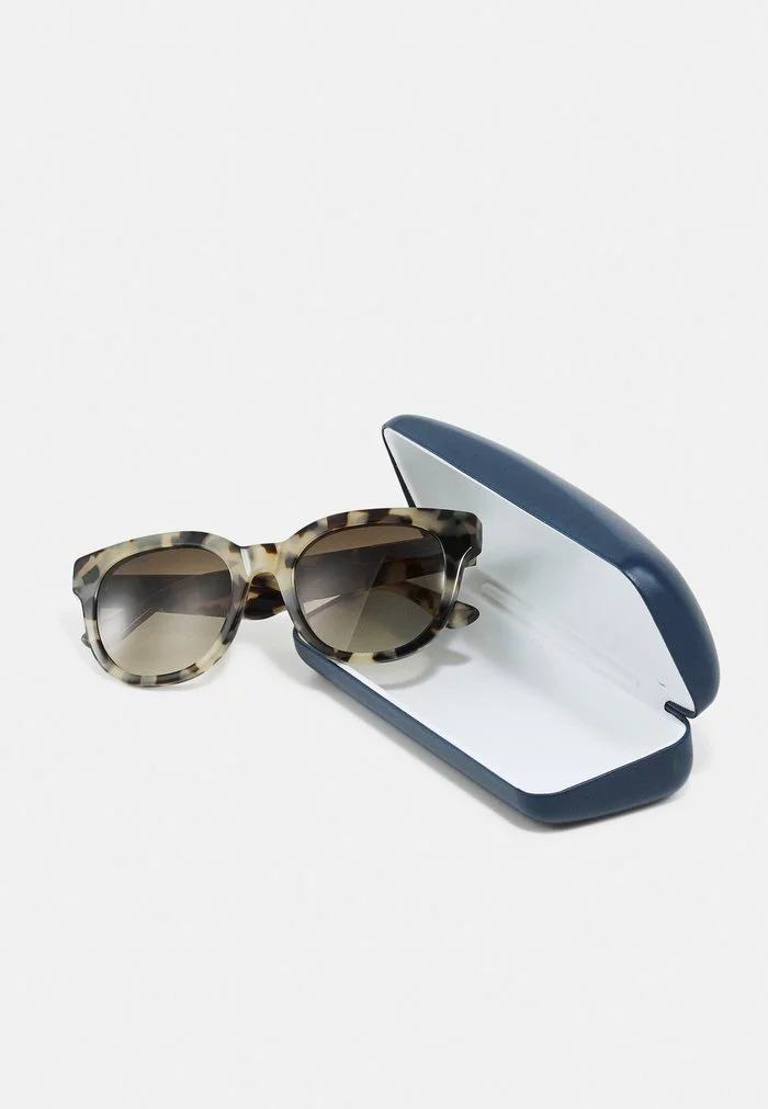 Lacoste Lunettes De Soleil - Havana 5 Lacoste Lunettes De Soleil - Havana – Image 5