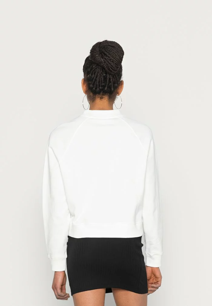 Lacoste Sweatshirt - Flour 3 Lacoste Sweatshirt - Flour – Image 3