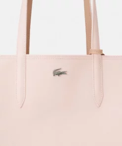 Lacoste Sac à Main - Chair Amande 13 Lacoste Sac à Main - Chair Amande -Lacoste Soldes Magasin 8aa717094fb441b09fd0ece0874547a8